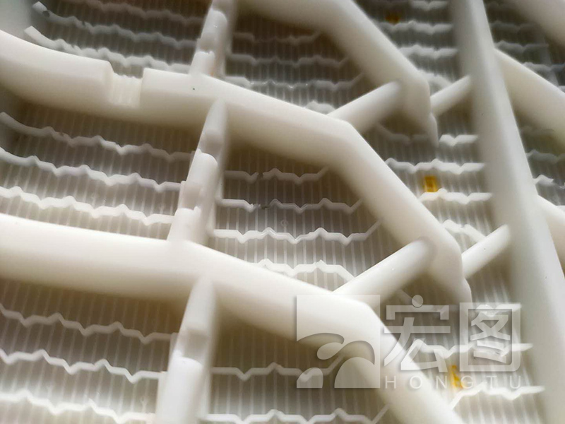 使用1年多后轮胎硅胶模具花纹出现部分缺口 使用1年多后轮胎硅胶模具花纹出现部分缺口